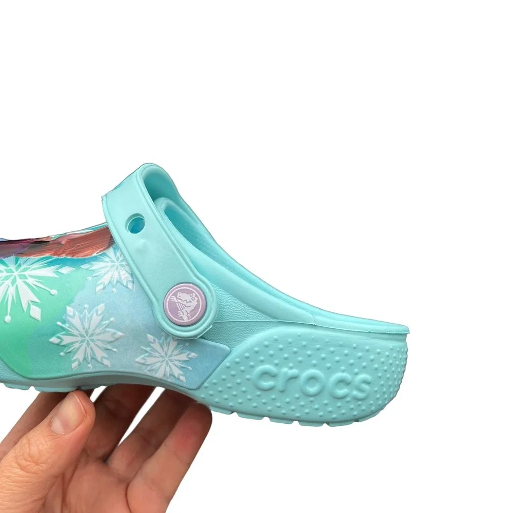 Crocs‎ Disney Frozen 2 Youth Girls Slip on Clogs Size 2 (J2) Ice Blue-Multi